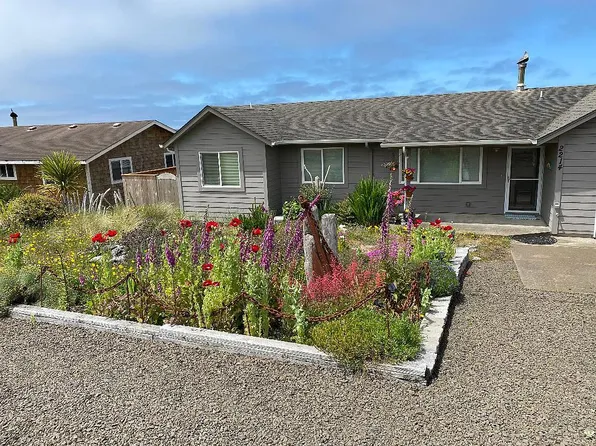 2214 NW Convoy Way, Waldport, OR 97394