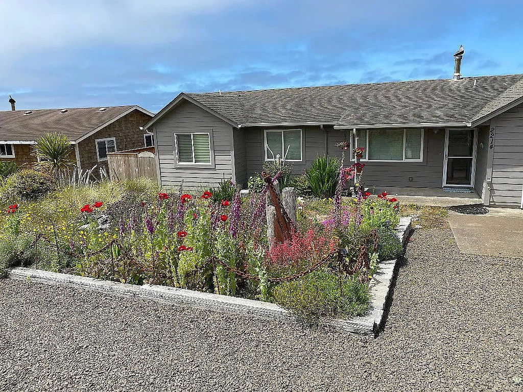 2214 NW Convoy Way photo 1