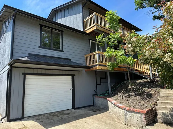 924 NE Central St, Roseburg, OR 97470