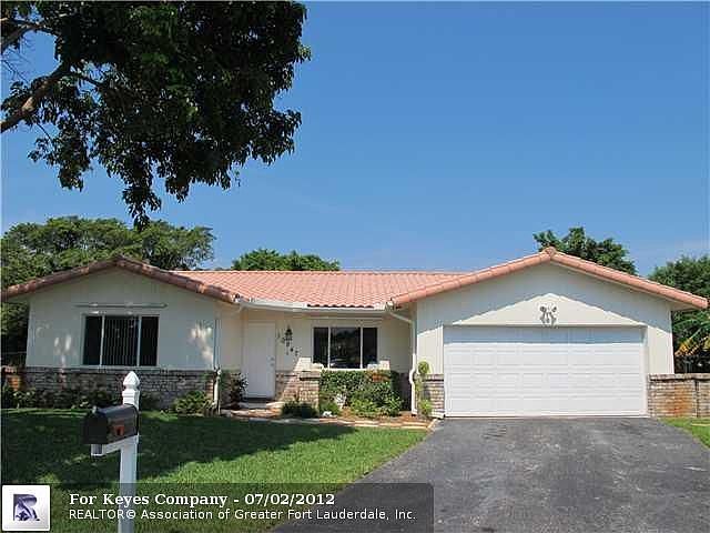 1st image of 10947 NW 41st Dr