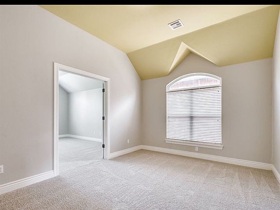 5th image of 3900 Lockhart Dr