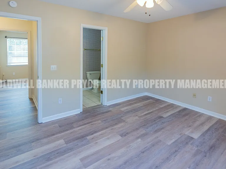 1240 N Concord Rd — Photo 27