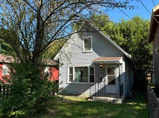 1422 Benton St, Rockford, IL