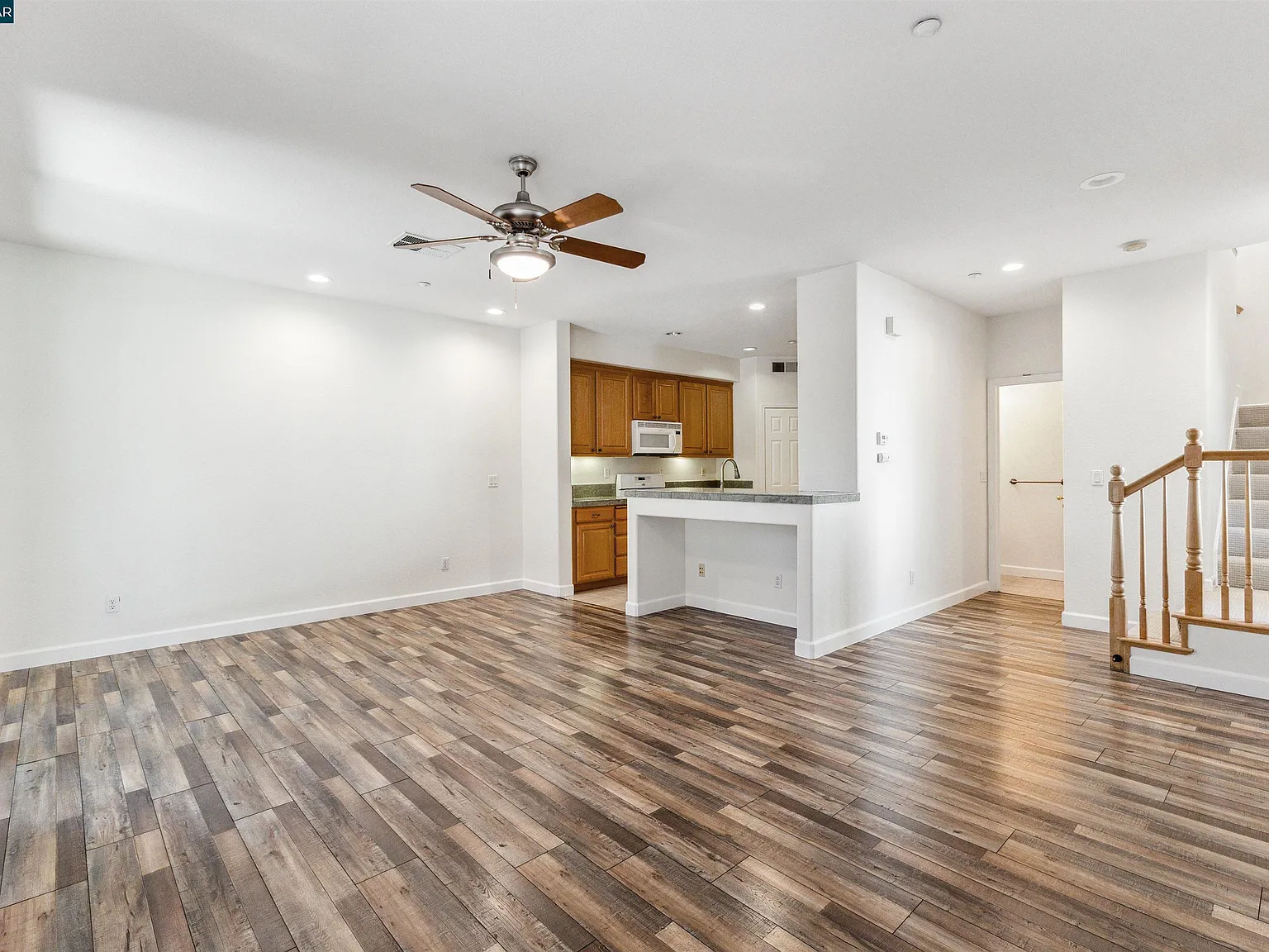 3 bed, 1573 sqft, $3,090 — Photo 2
