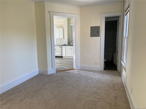 5th image of 9 N Eckar St