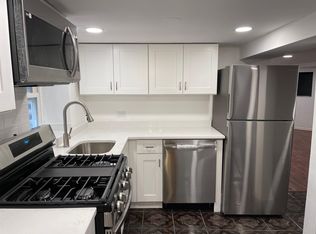 4221 W Melrose St #BASEMENT, Chicago, IL