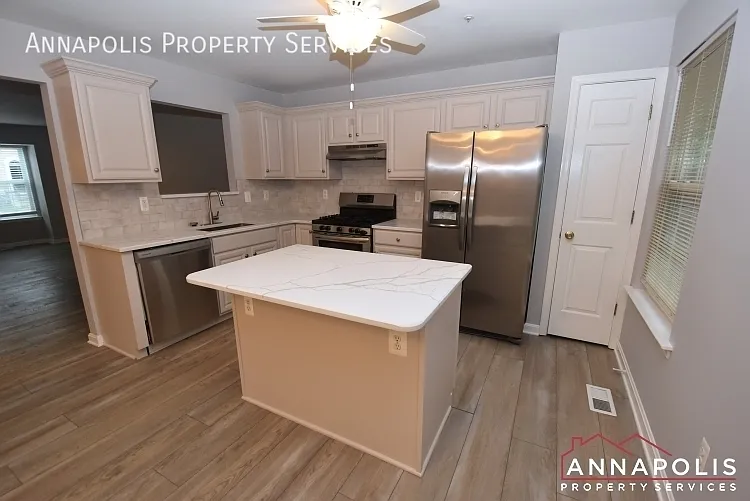 544 Francis Nicholson Way — Photo 2