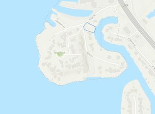 419 Kings Rd, Fox Lake, IL 60020