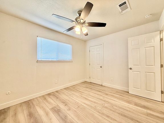 5th image of 1805 W Rumble Rd