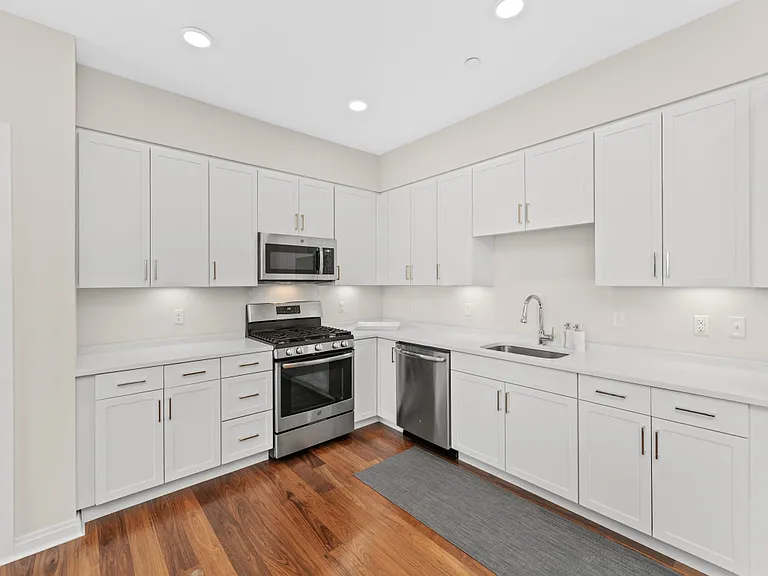 3531 Washington St #417 — Photo 6