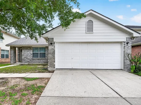 10426 Briar Patch St, Baytown, TX 77523