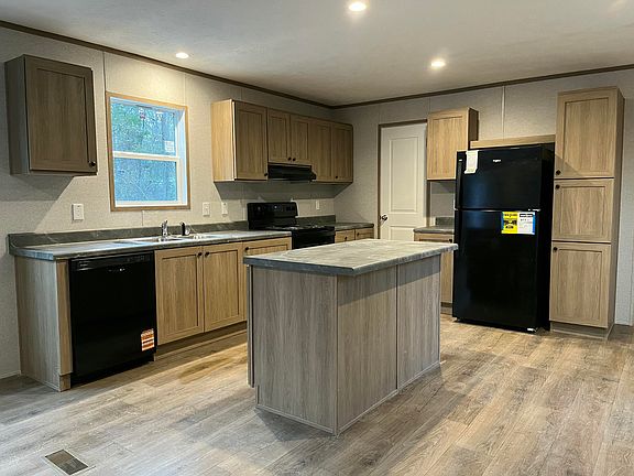 3rd image of 3014 Mockingbird Road