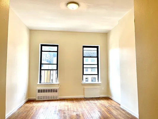 Rented by Oxford Property Group | media 7