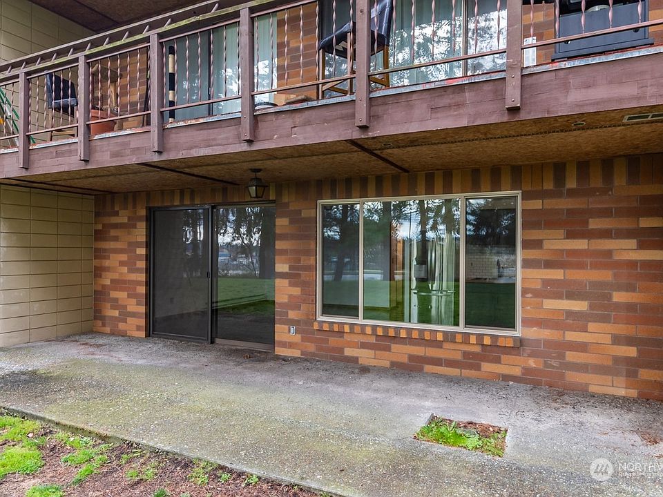 1st image of 51 NW Columbia Drive #103