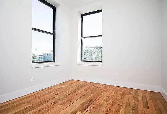 3rd image of 483 Evergreen Ave #3F
