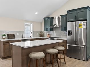 33 McCrillis Rd, Nottingham, NH 03290