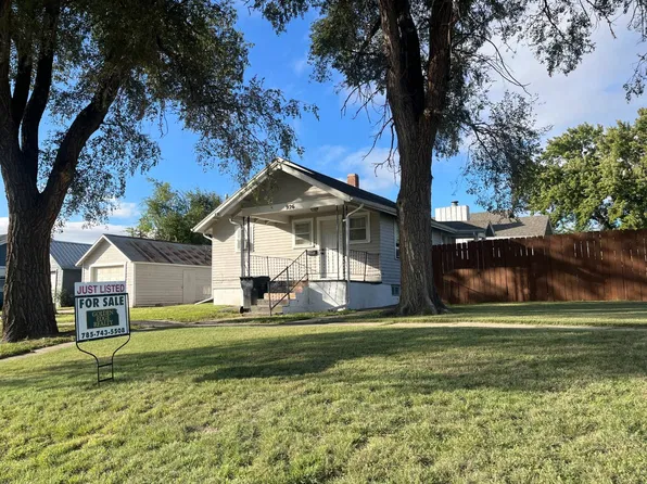 926 Russell Ave, Wakeeney, KS 67672
