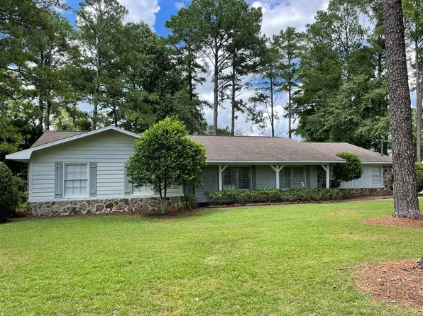 207 Foxfire Dr, Dothan, AL 36301