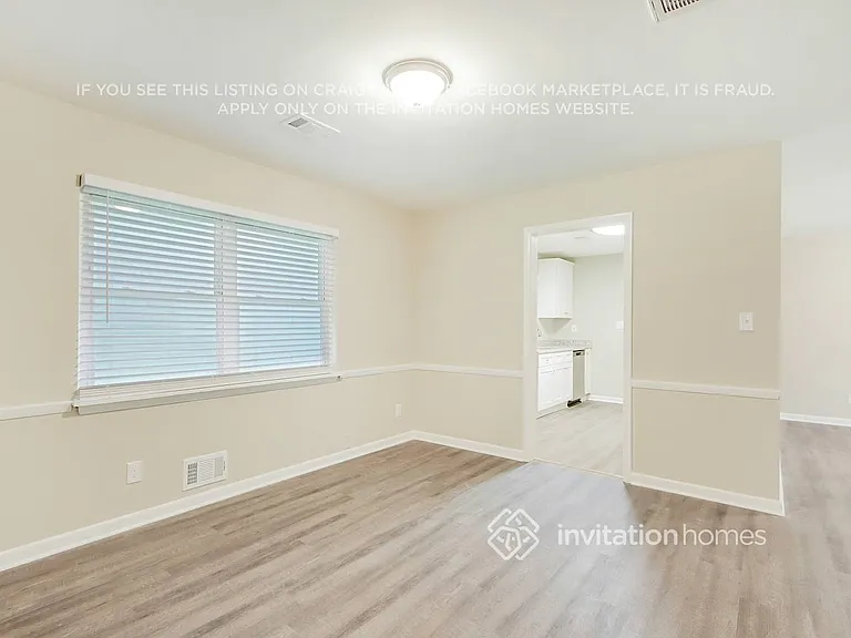 2365 Shamrock Dr — Photo 7