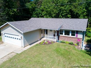 9945 Forest Ridge Ln, Middleville, MI 49333
