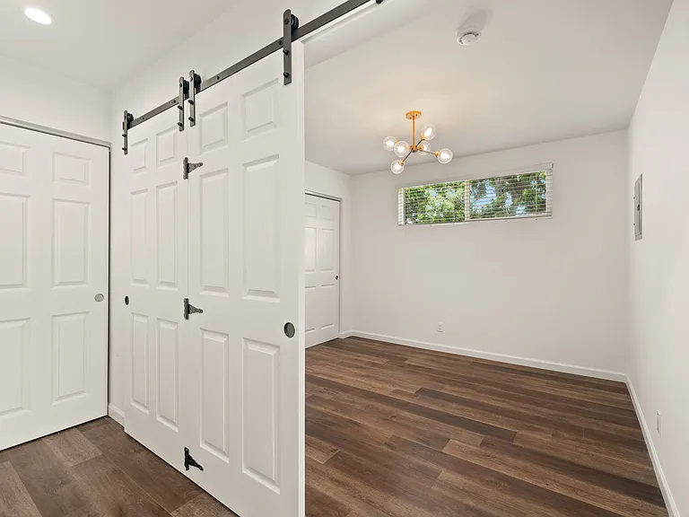 5138 S Hillcrest Dr — Photo 3