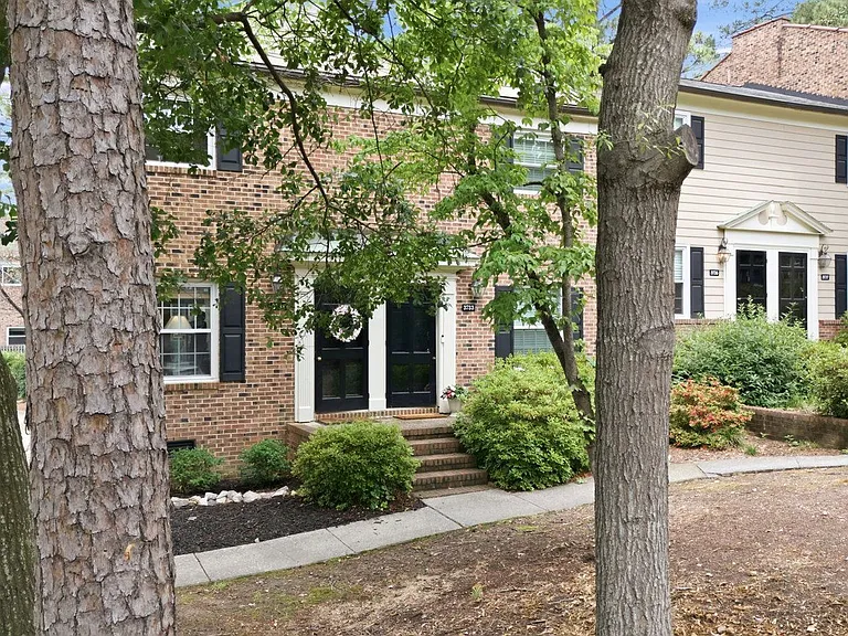 3733 Yorktown Pl — Photo 3