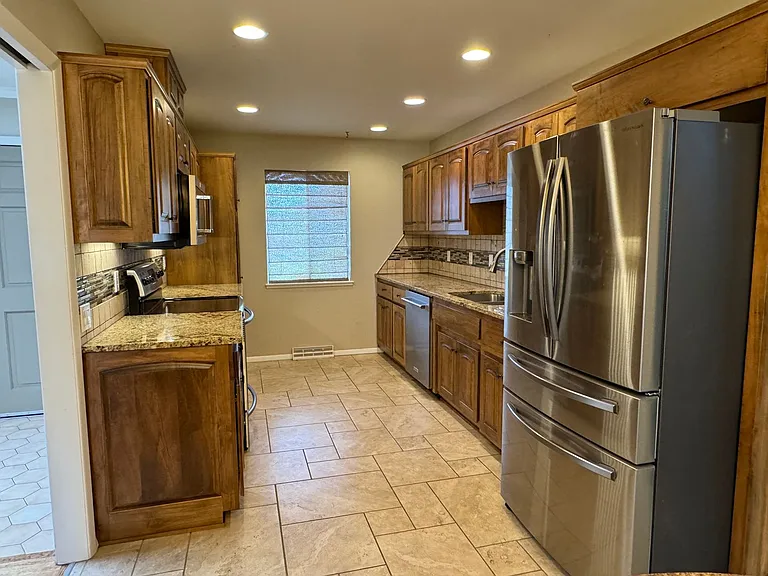 4304 Andrew Dr NE — Photo 5