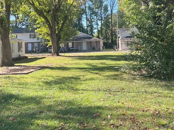 208 Strawberry St, Portland, TN 37148