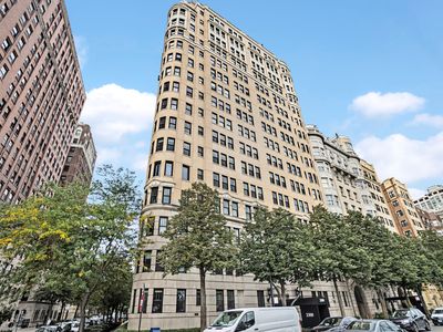 3300 N Lake Shore Dr APT 12B, Chicago, IL, 60657