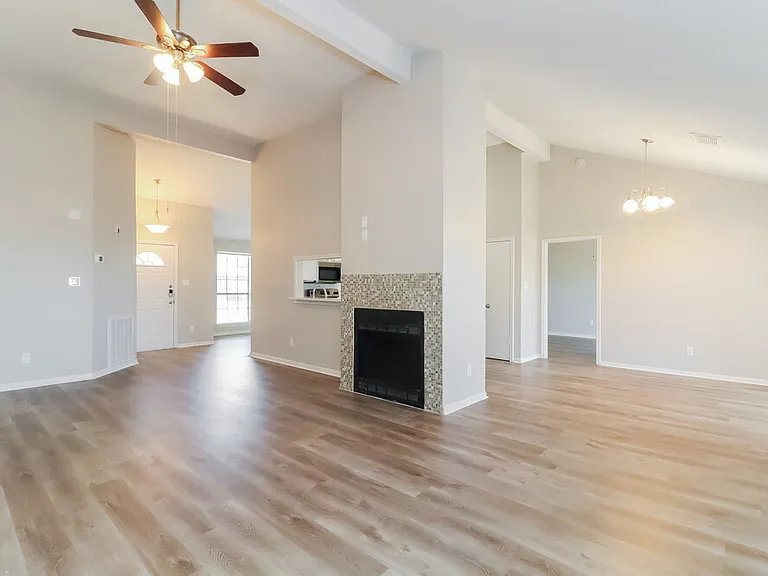 6503 Rockland Dr — Photo 3