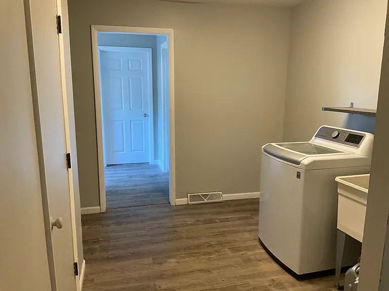 Laundry room looking at Masterbedrm entrance