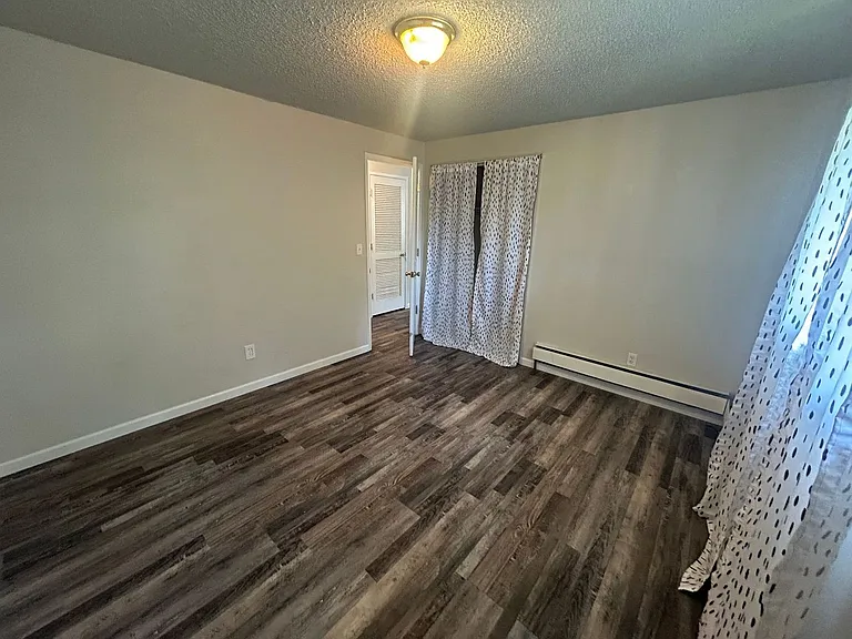 1320 Summers Ln — Photo 7