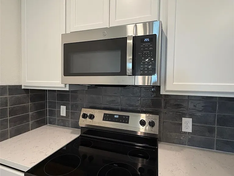 10661 Berry Br — Photo 6