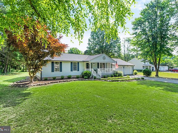 3rd image of 5044 Albrecht Ln