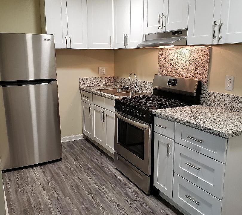 2nd image of 290 Big Springs Rd APT D