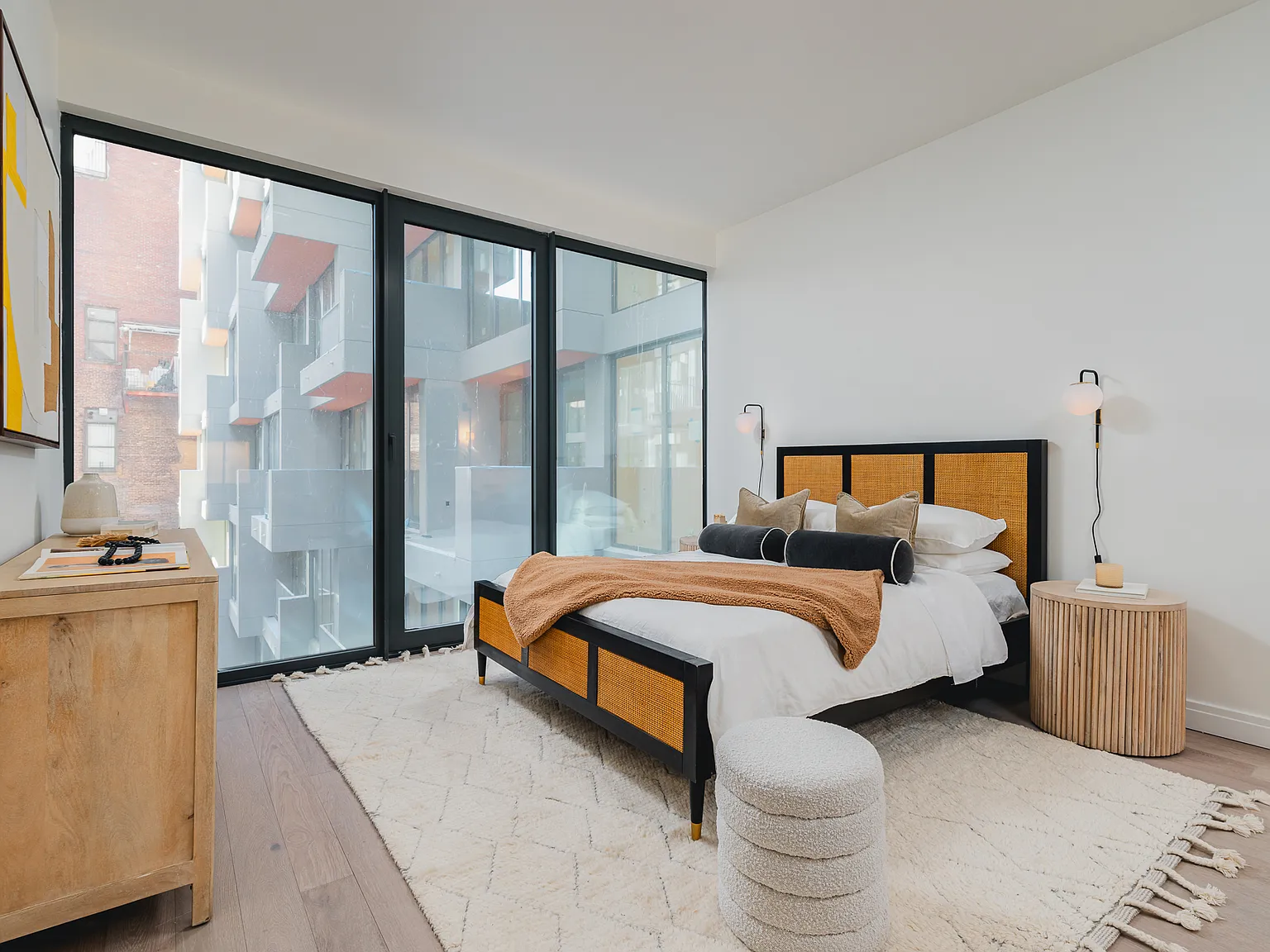 255 Lorimer Street — Photo 2