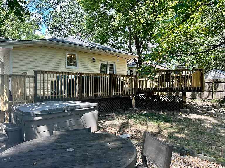 1058 Gilbert St SE — Photo 28