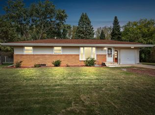 1103 County Road H2 E, Saint Paul, MN 55127