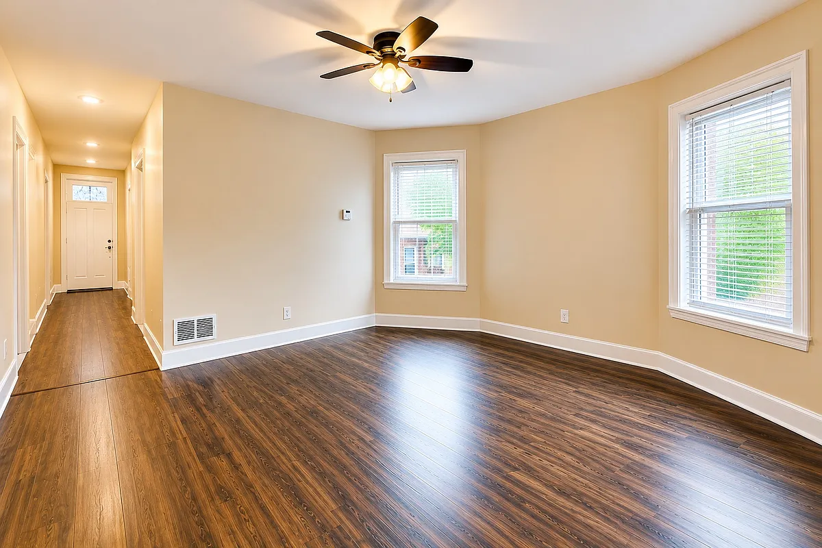 Building Photo - 2305 N Avers Ave #2