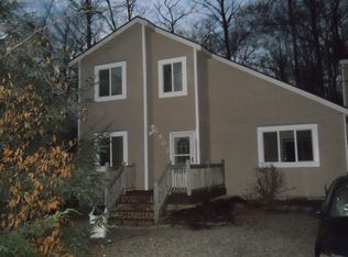 7626 Sawmill Rd, Tobyhanna, PA 18466