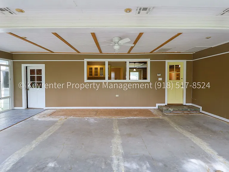 1426 E 32nd Pl — Photo 24