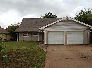 125 Brookside Dr, Moore, OK 73160