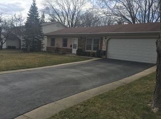 105 Hobble Bush Dr, Lake Zurich, IL 60047