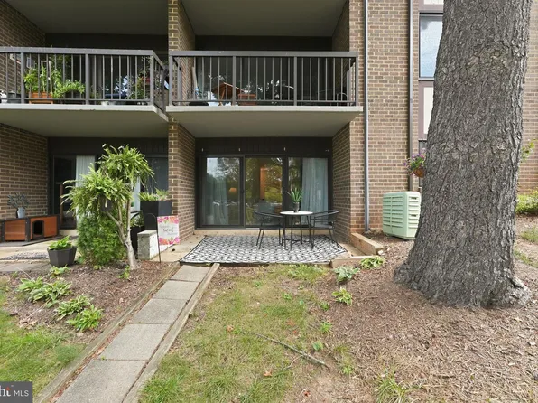 9735 Kings Crown Ct APT 1, Fairfax, VA 22031