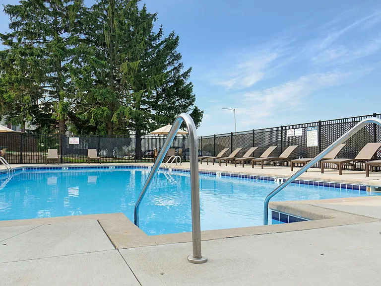 Ridge View Sparkling Outdoor Swimming Pool