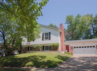 9 Rainfield Ct, Ballwin, MO 63021