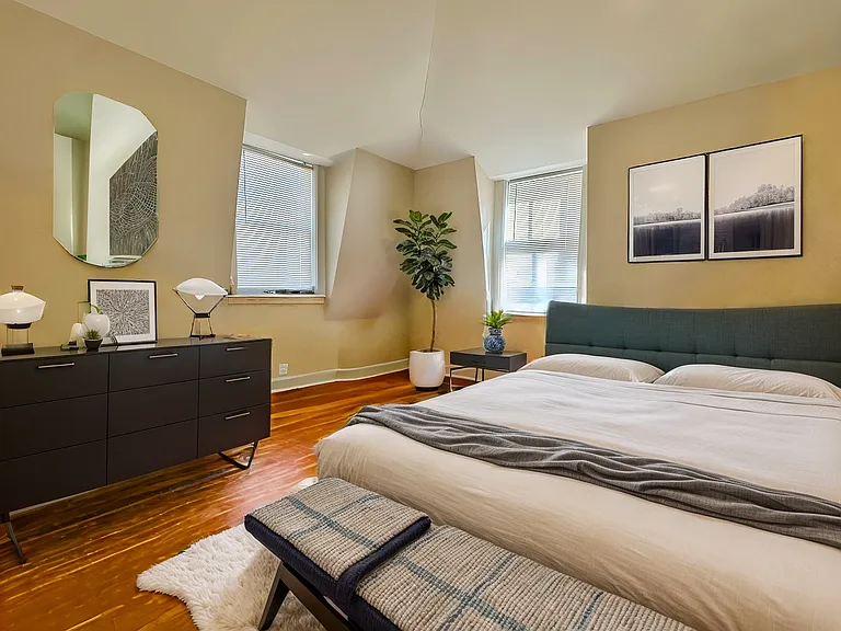 470 Green St #2 — Photo 6