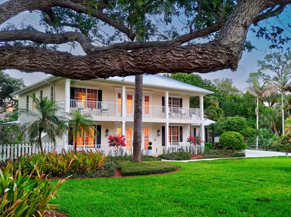 2 Castle Hill Way, Sewalls Point, FL 34996