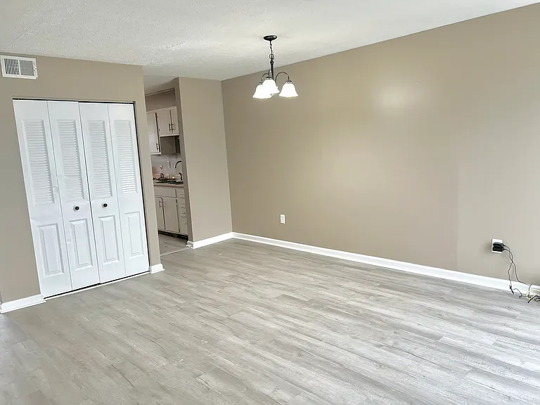 1420 Kingswood Way #1 — Photo 10