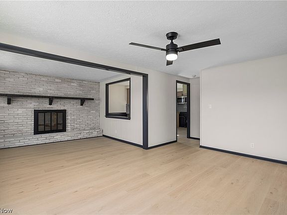 5th image of 46175 Middle Ridge Rd